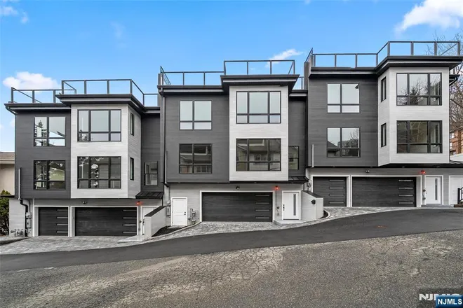 1456 River #C, Edgewater, NJ 07020