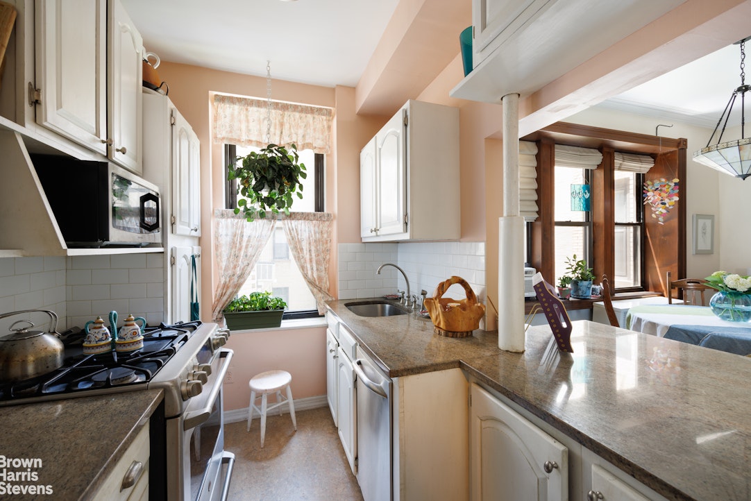 114 CLINTON Street #2A, Brooklyn Heights, Brooklyn, NY 11201 - Property photo 5 of 10