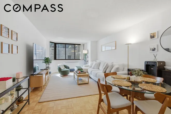 280 Park Avenue #5L, New York, NY 10010