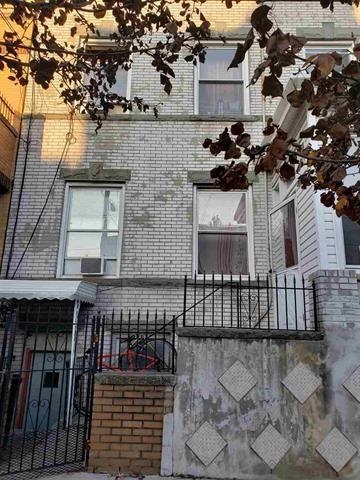 1909 NEW YORK Avenue, Union City, Union City, NJ 07087 - Property photo 3 of 40
