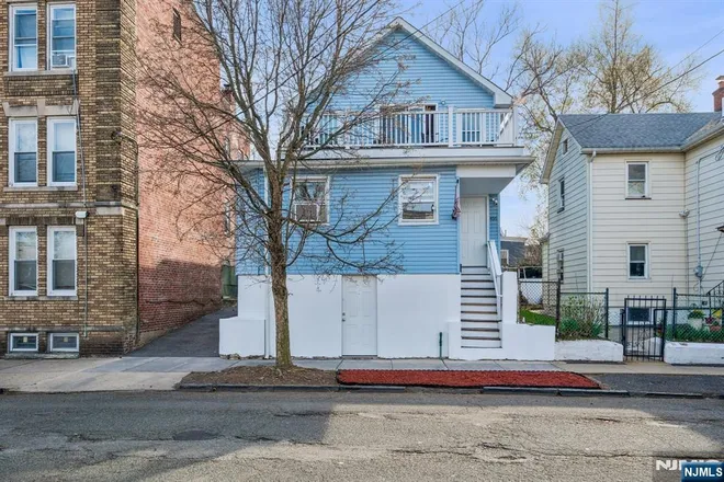 416 Frankfort, Orange, NJ 07050