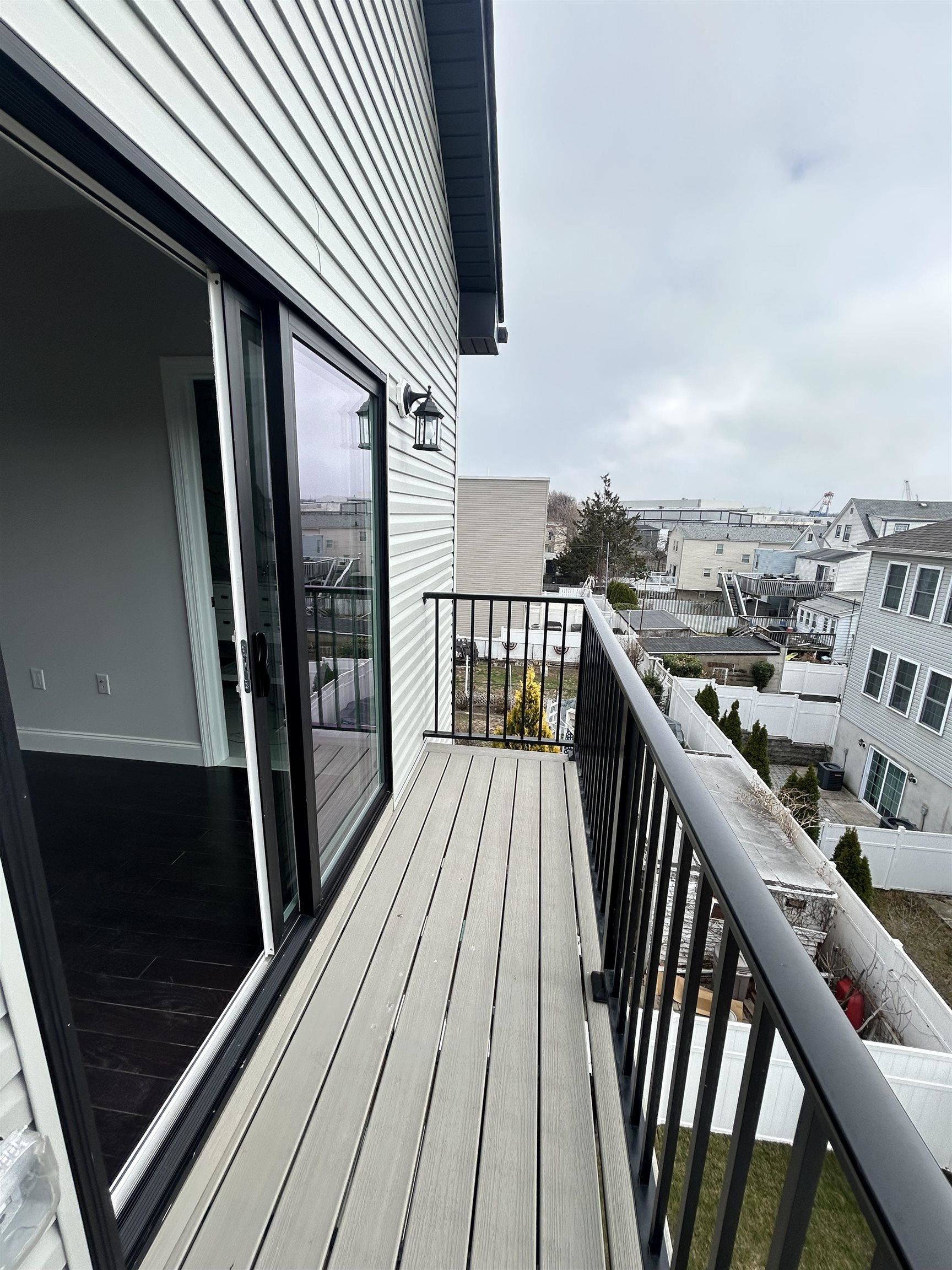 47 COTTAGE Street, Bayonne City, Bayonne, NJ 07002 - Property photo 2 of 28