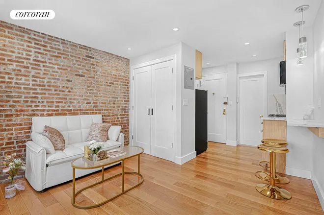 451 West 22nd Street #3R, New York, NY 10011