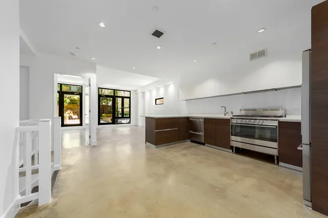 427 East 12th Street #1A, New York, NY 10009