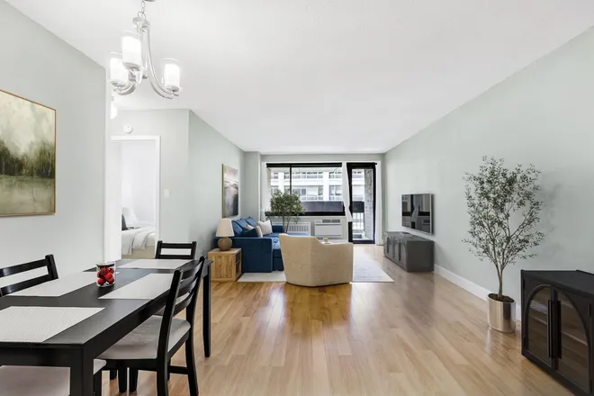 333 Pearl Street #8J, New York, NY 10038