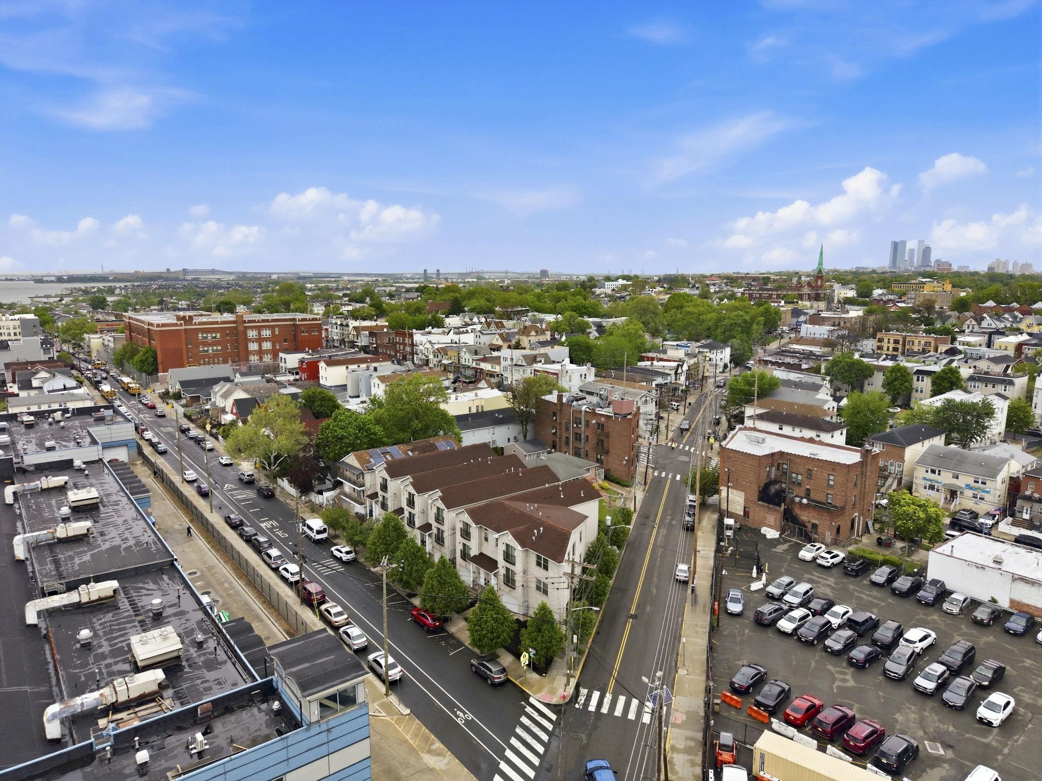 134 GATES Avenue, Jersey City, JC Greenville, NJ 07305 - Property photo 4 of 36