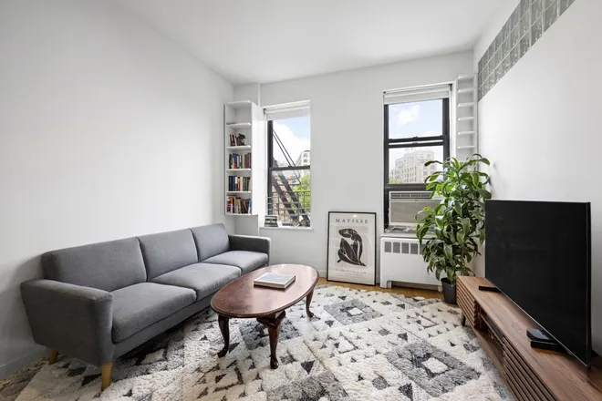 64 MACDOUGAL Street #15, New York, NY 10012
