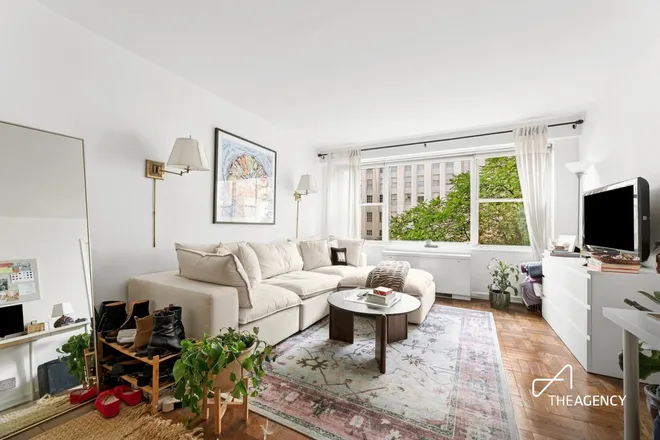 150 East 61st Street #5K, New York, NY 10065