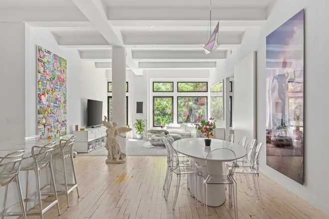 121 West 17th Street #2D, New York, NY 10011