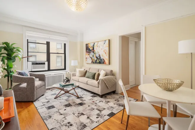 250 West 75th Street #6D, New York, NY 10023
