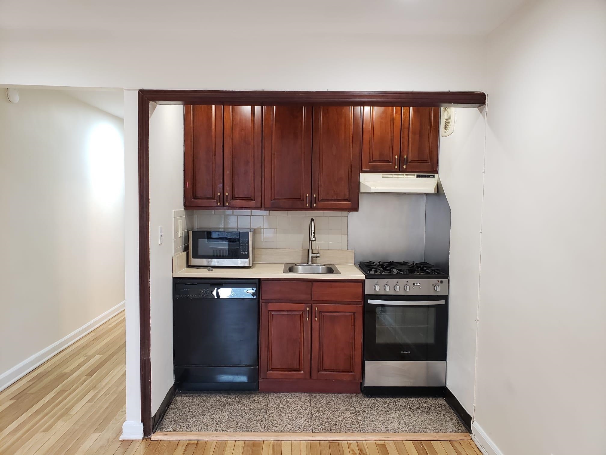 165 VROOM Street, Jersey City, JC Heights, NJ 07306 - Property photo 2 of 10