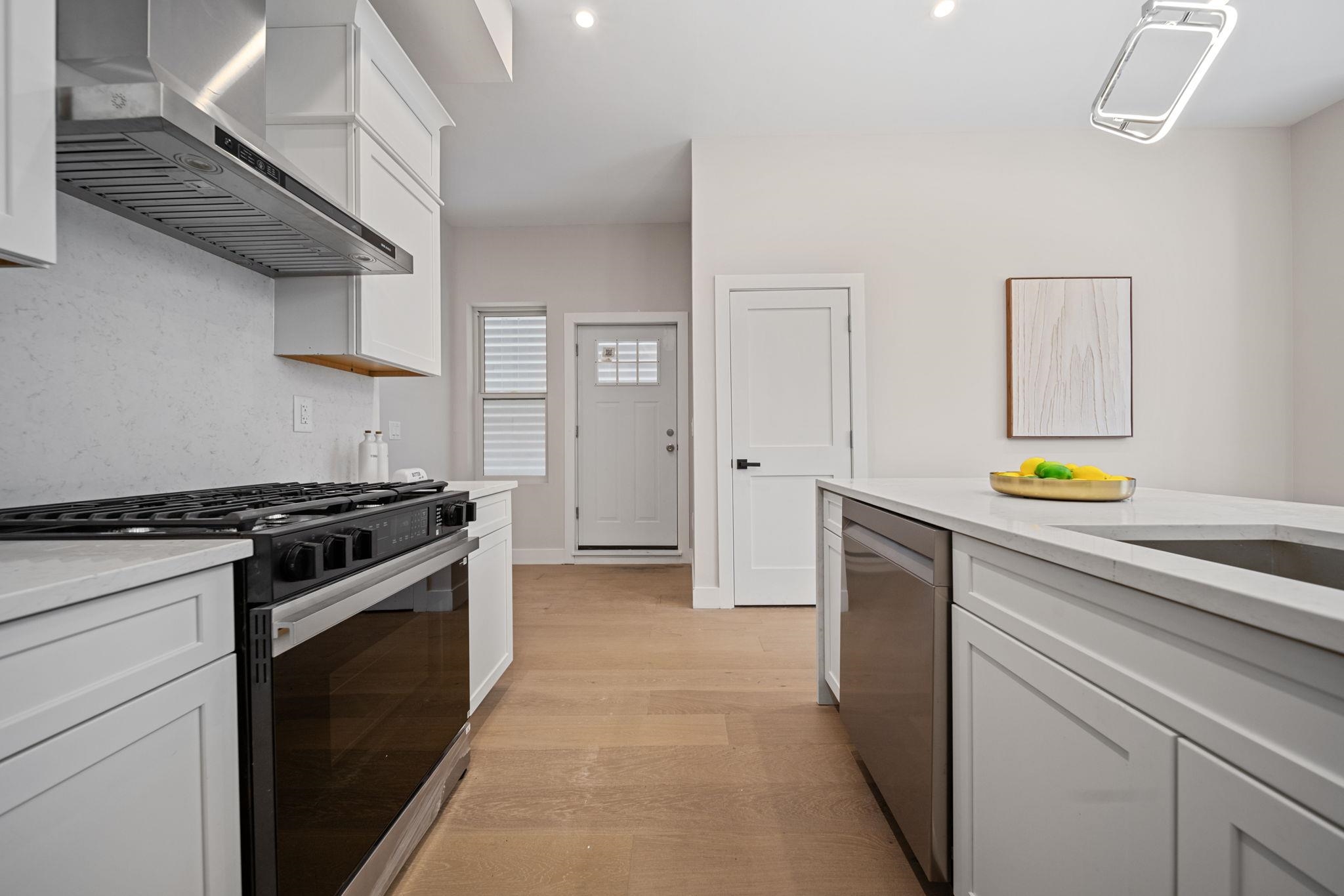 31 GRAHAM Street, Jersey City, JC Heights, NJ 07307 - Property photo 3 of 22
