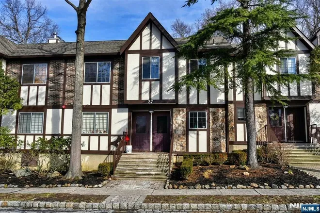 3707 Mark Twain, Mahwah, NJ 07430