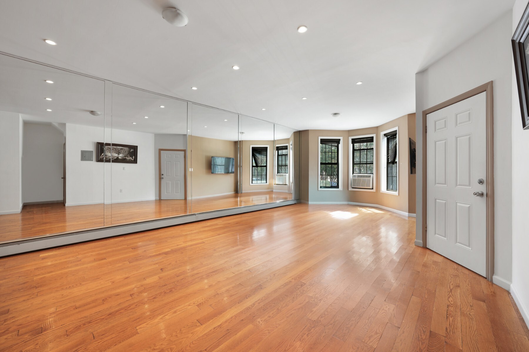479 Bainbridge Street #Two Family Townhouse, Stuyvesant Heights, Brooklyn, NY 11233 - Property photo 3 of 21