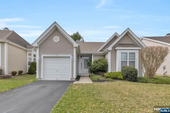 37 Lakeland, Barnegat, NJ 08005