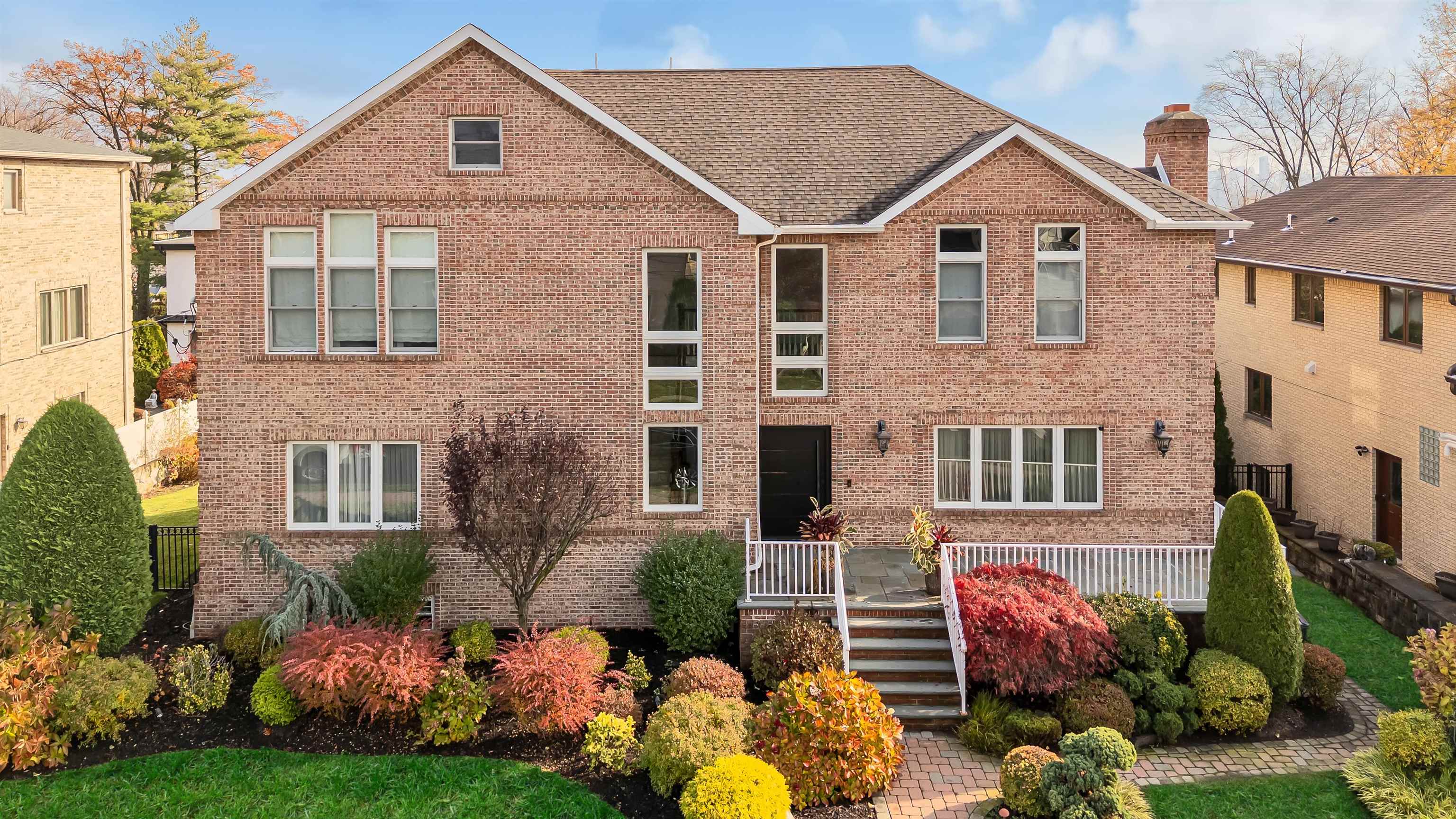 534 BRANDON Place, Cliffside Park Borough, Cliffside Park, NJ 07010 - Property photo 4 of 44