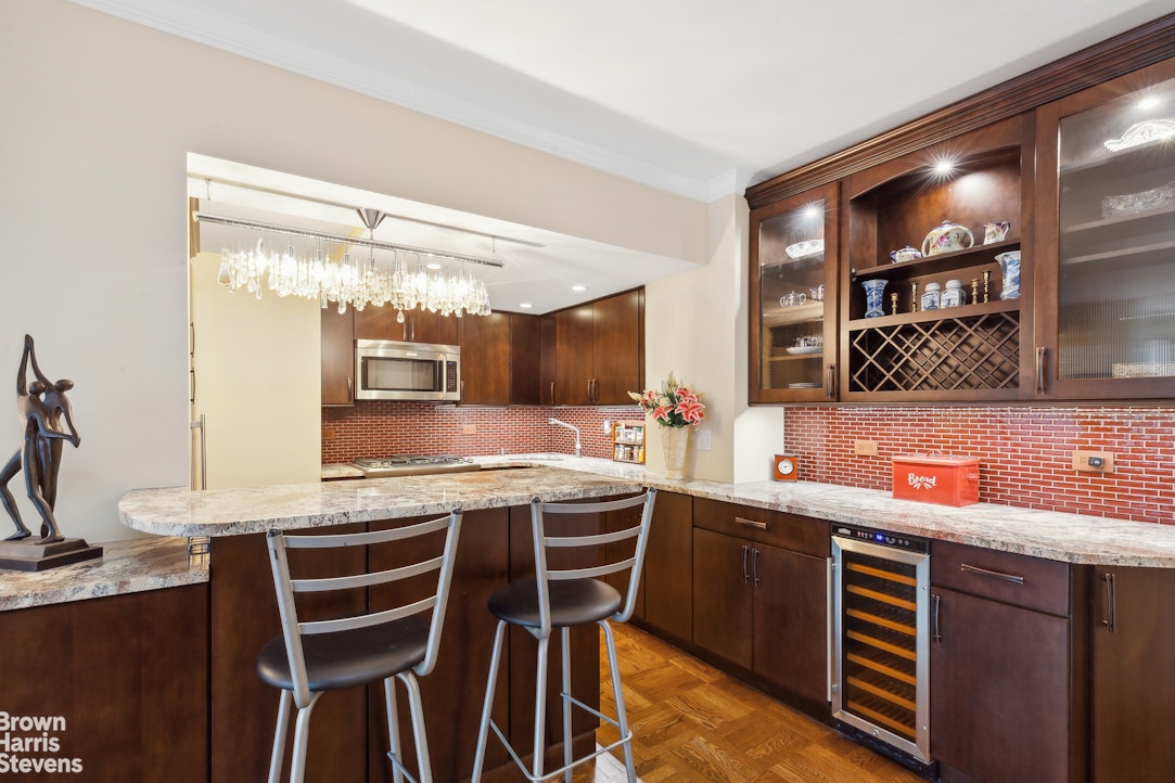 60 SUTTON Place #12NN, Sutton Place, Manhattan, NY 10022 - Property photo 3 of 12