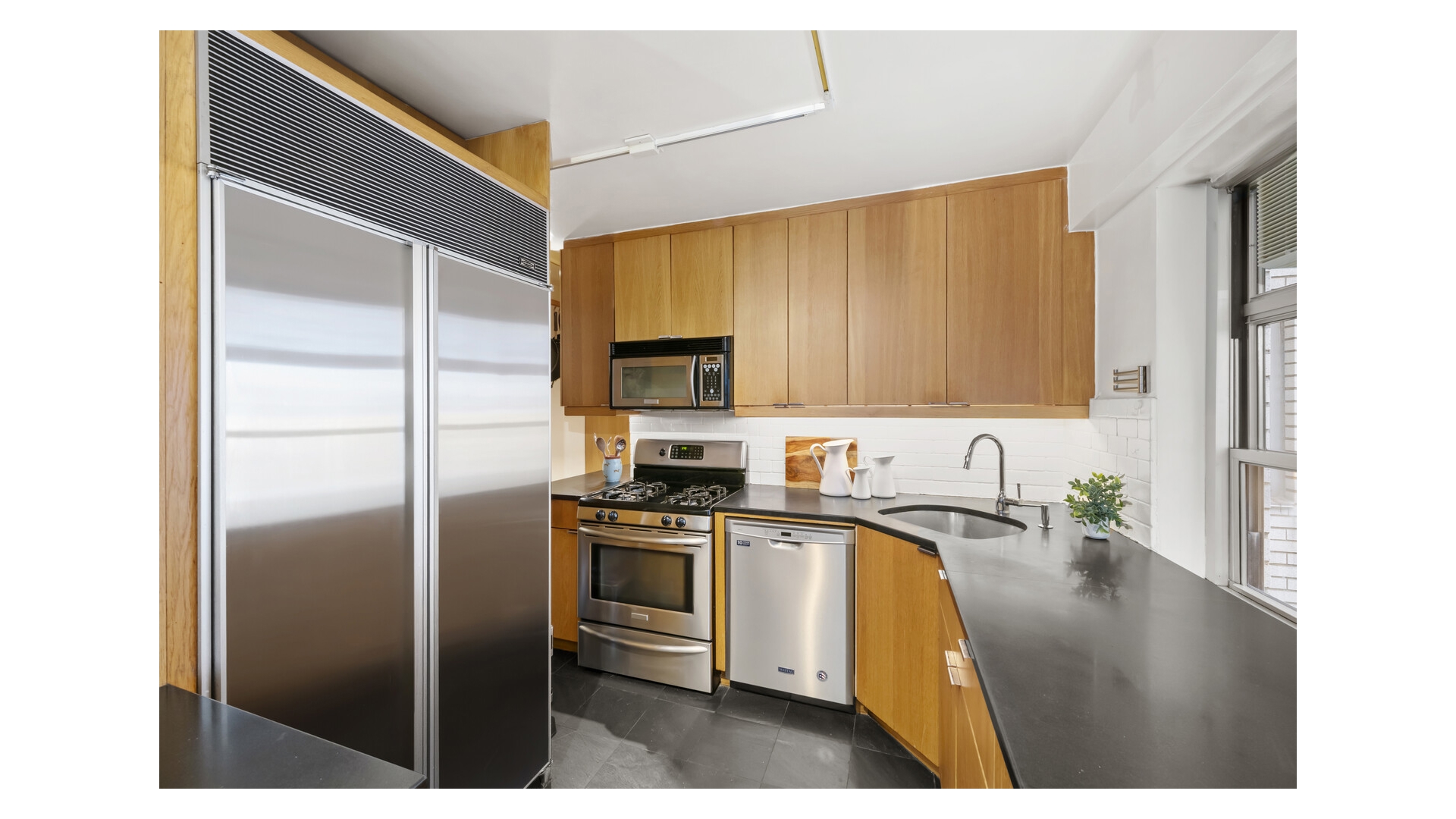 70 East 10th Street #11L, Greenwich Village, Manhattan, NY 10003 - Property photo 5 of 14