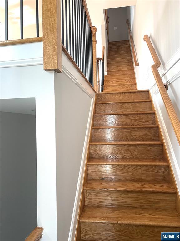 761B 4th, Secaucus Town, Secaucus, NJ 07094 - Property photo 5 of 34