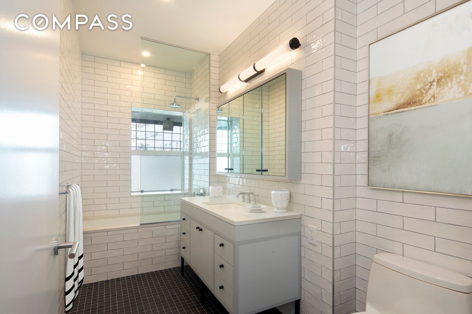 184 Kent Avenue #C107, Williamsburg, Brooklyn, NY 11249 - Property photo 5 of 17
