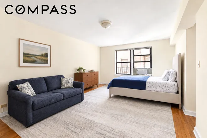 50-54 East 8th Street #3G, New York, NY 10003
