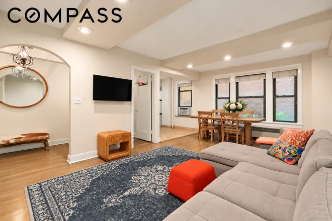 319 East 50th Street #3L, New York, NY 10022