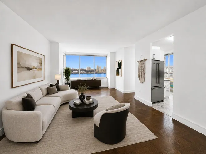 200 Riverside Boulevard #7-AA, New York, NY 10069