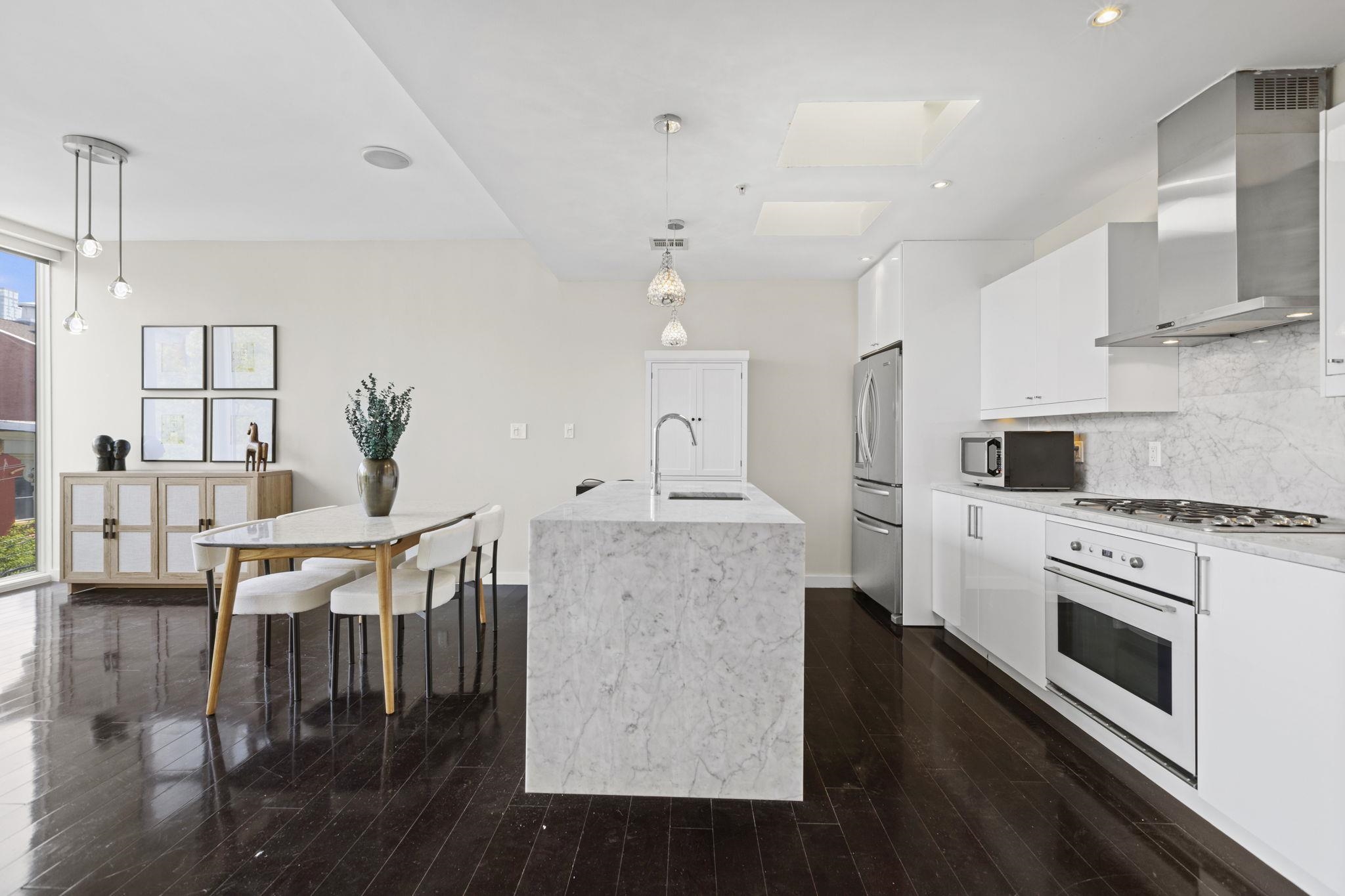 93 BRIGHT Street, Jersey City, JC Downtown, NJ 07302-0000 - Property photo 2 of 22