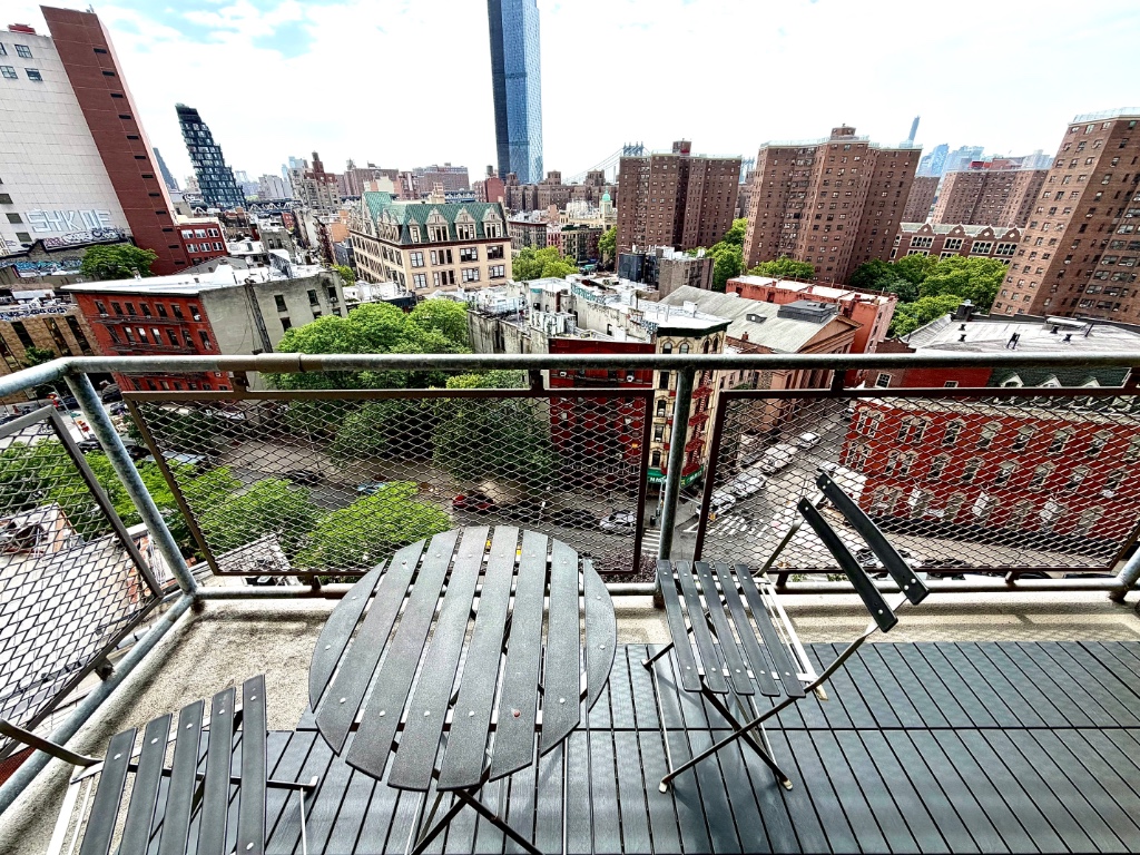 215 Park Row #12C, Chinatown, Manhattan, NY 10038 - Property photo 2 of 15