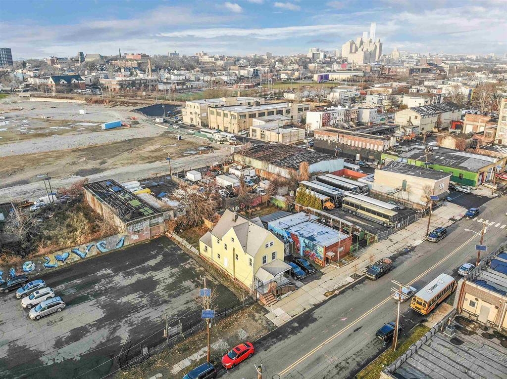145 PACIFIC Avenue, Jersey City, JC Bergen Lafayette, NJ 07304 - Property photo 3 of 35