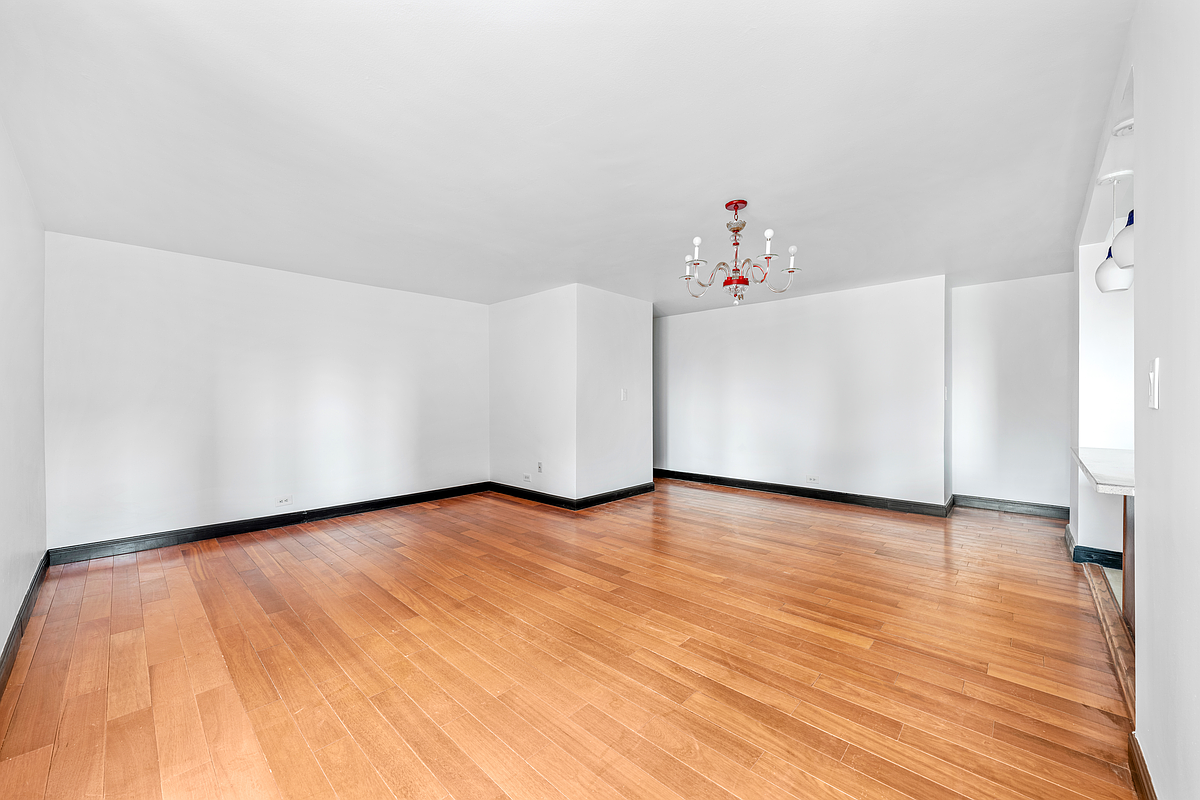 212 East Broadway #G701, Lower East Side, Manhattan, NY 10002 - Property photo 4 of 13