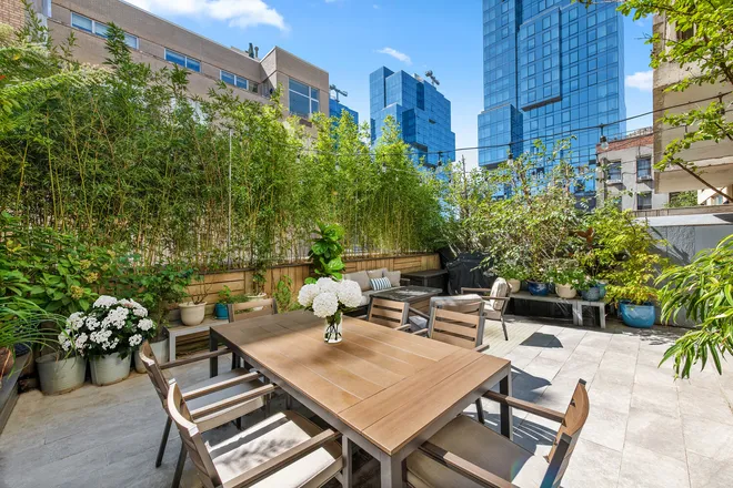26 BROADWAY #204, Brooklyn, NY 11249