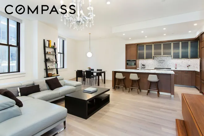 100 Barclay Street #14K, New York, NY 10007