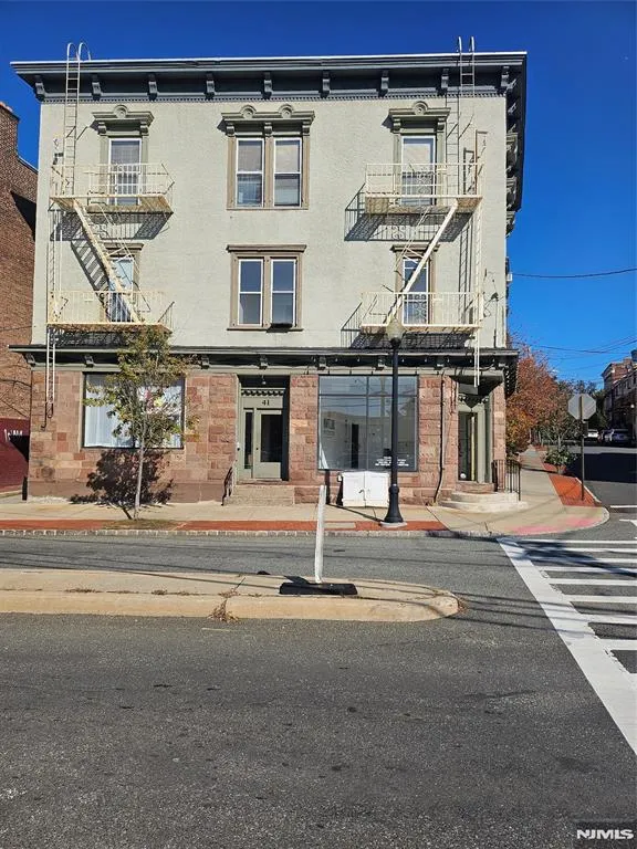 41 Glenridge #1R, Montclair, NJ 07042