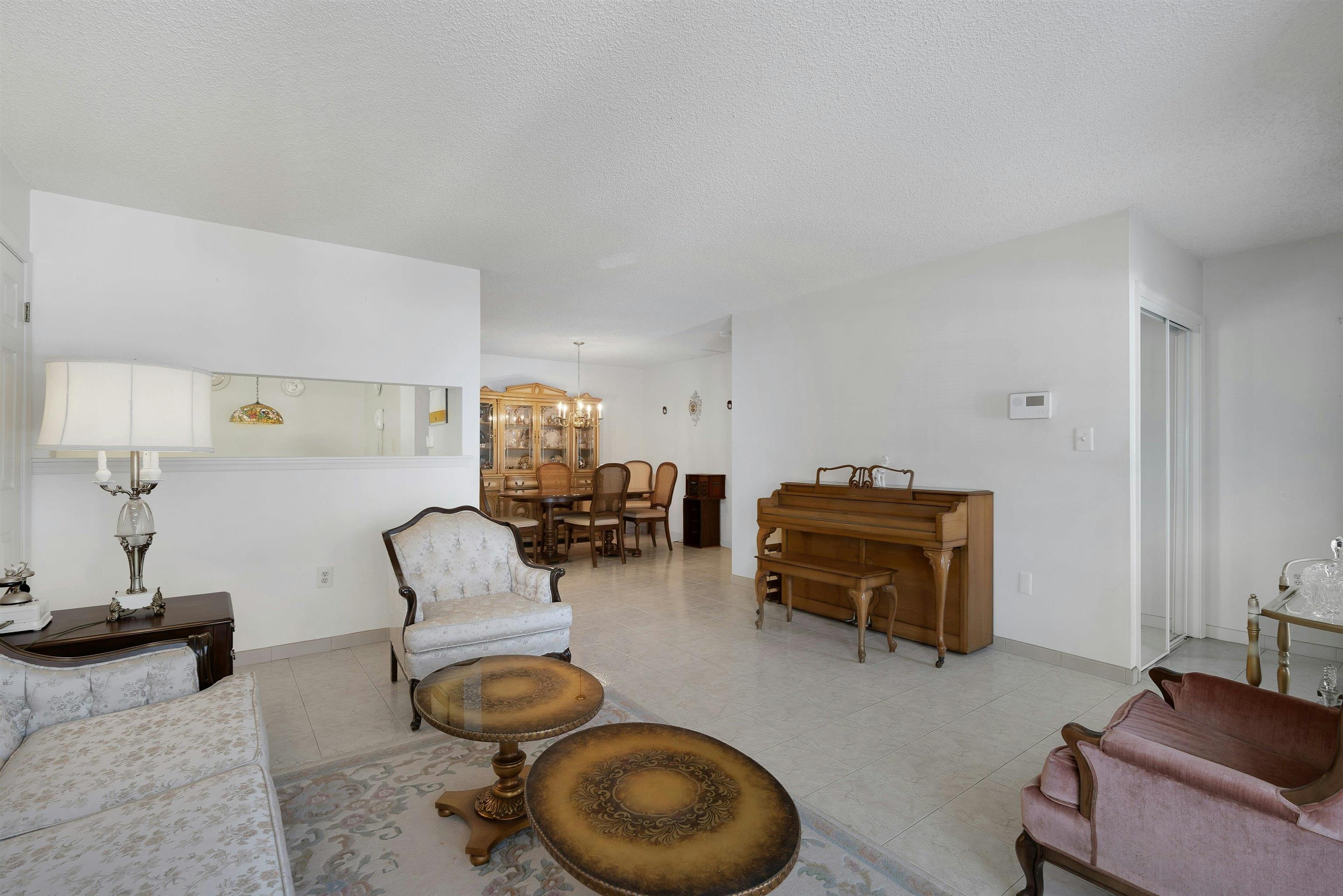 32 CEDAR Street, Jersey City, JC West Bergen, NJ 07305 - Property photo 4 of 17
