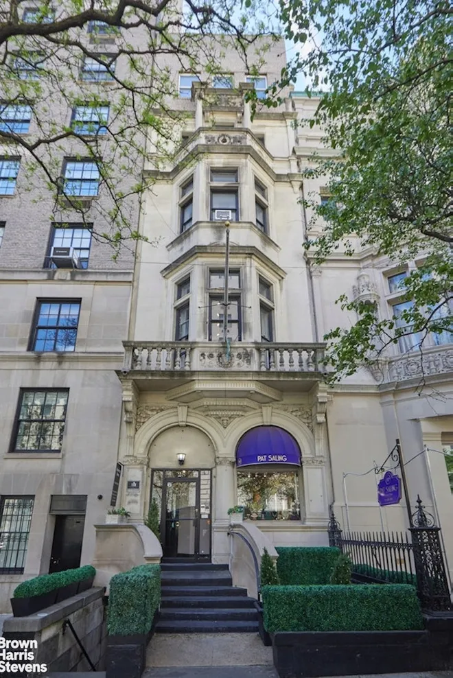 28 East 72nd Street, New York, NY 10021