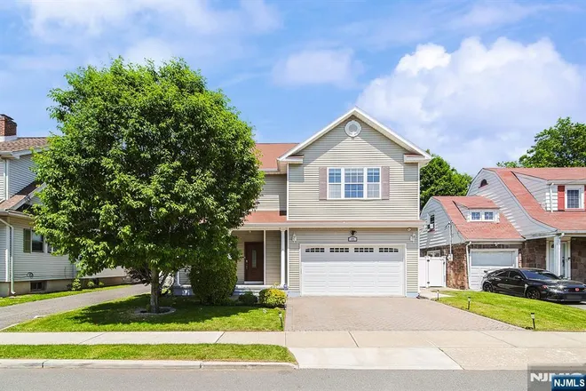 17 East Fairmount, Maywood, NJ 07607