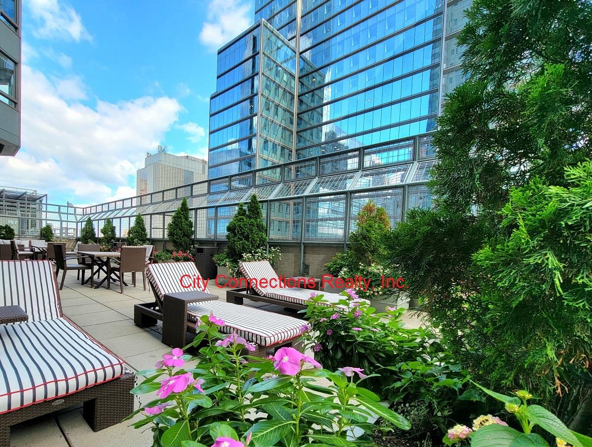 301 West 57th Street #34-C, Hell's Kitchen, Manhattan, NY 10019 - Property photo 4 of 25