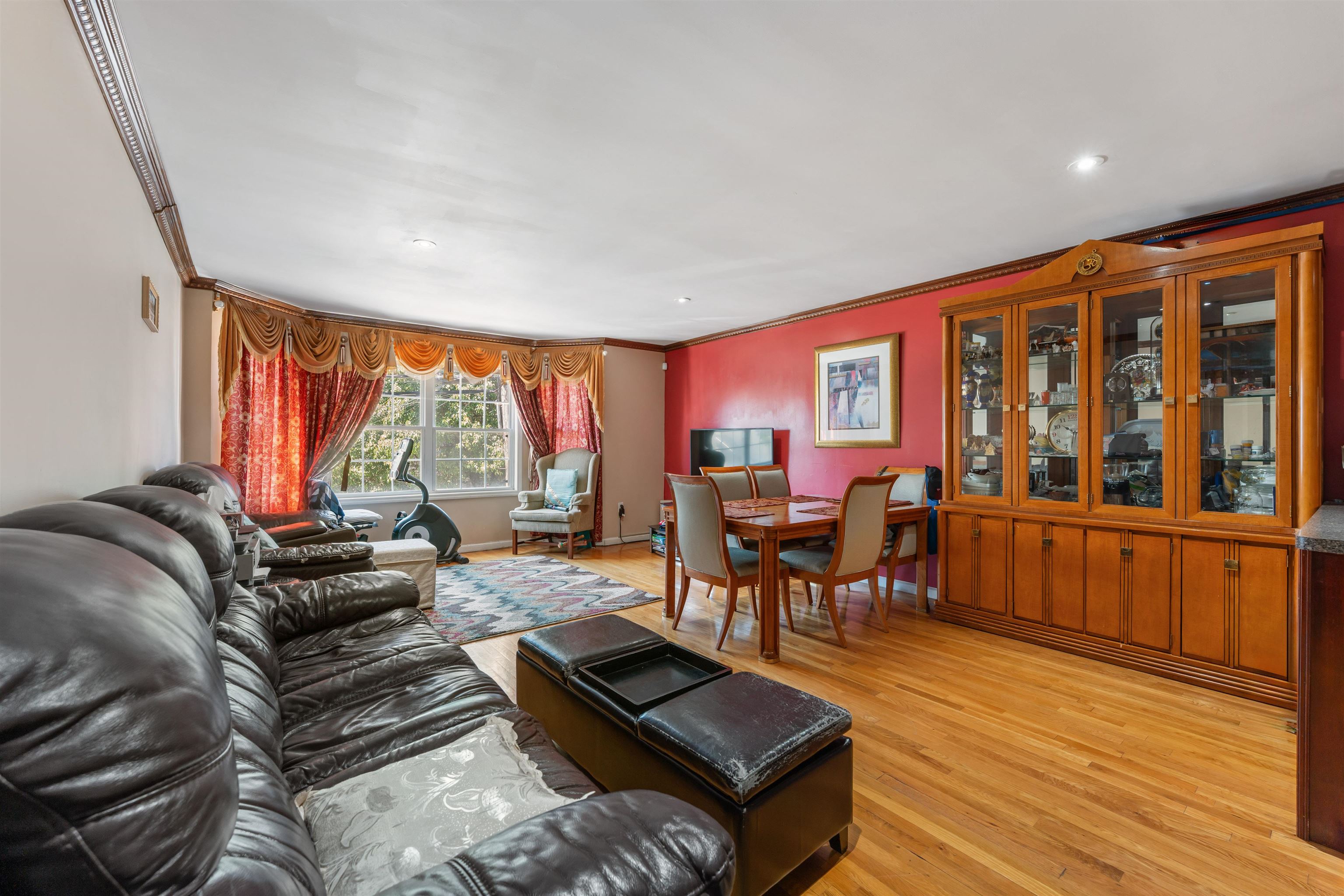 178 SOUTH Street, Jersey City, JC Heights, NJ 07307 - Property photo 4 of 46