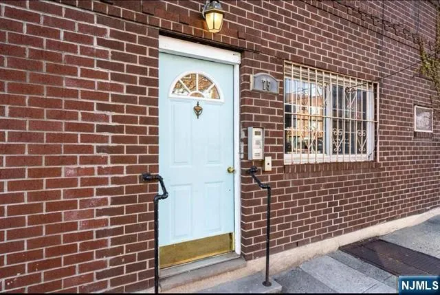 75 Palisade #1, Jersey City, NJ 07306