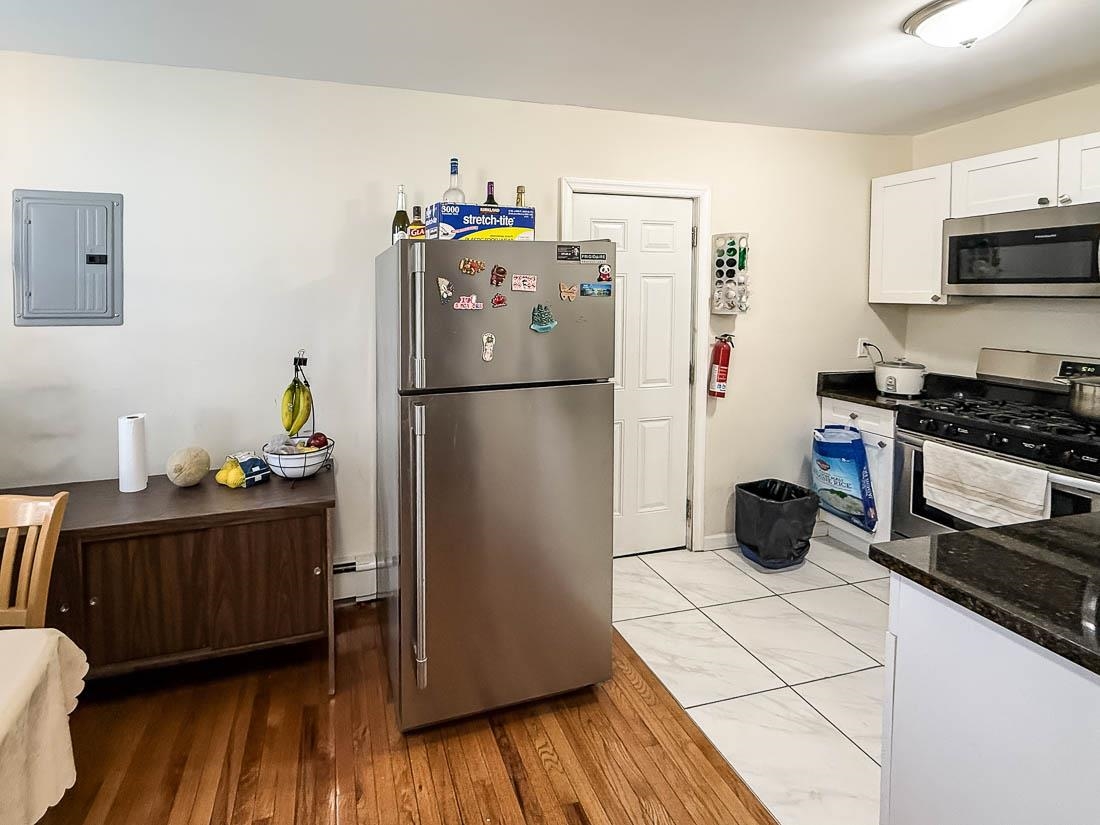 121 FOWLER Avenue, Jersey City, JC West Bergen, NJ 07305 - Property photo 4 of 18
