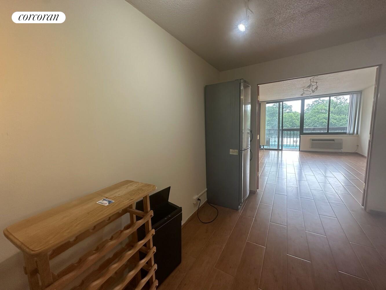 150-38 UNION Turnpike #1N, Kew Gardens Hills, Queens, NY 11367 - Property photo 5 of 19