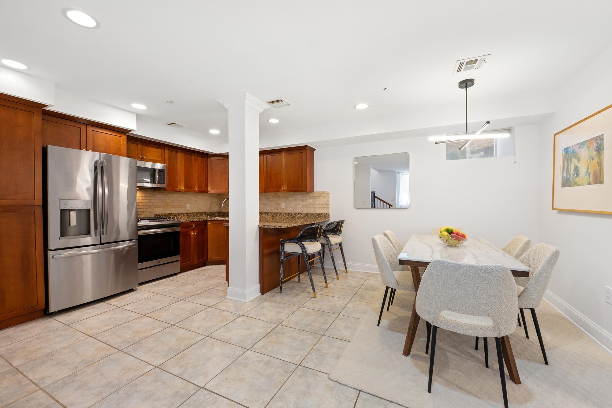 209 PALISADE Avenue, Union City, Union City, NJ 07087 - Property photo 4 of 35