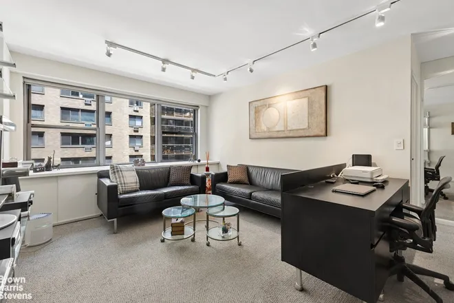 10 West 15th Street #609, New York, NY 10011