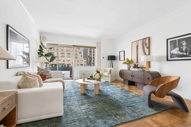 58 West 58th Street #15C, New York, NY 10019