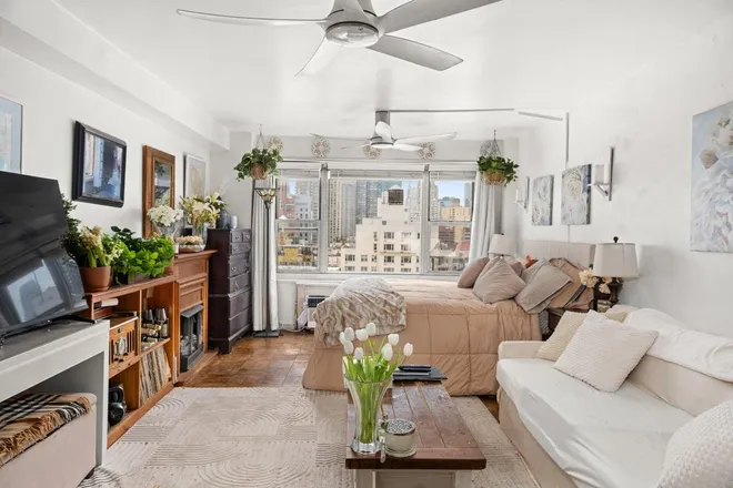 440 East 79th Street #12-I, New York, NY 10075