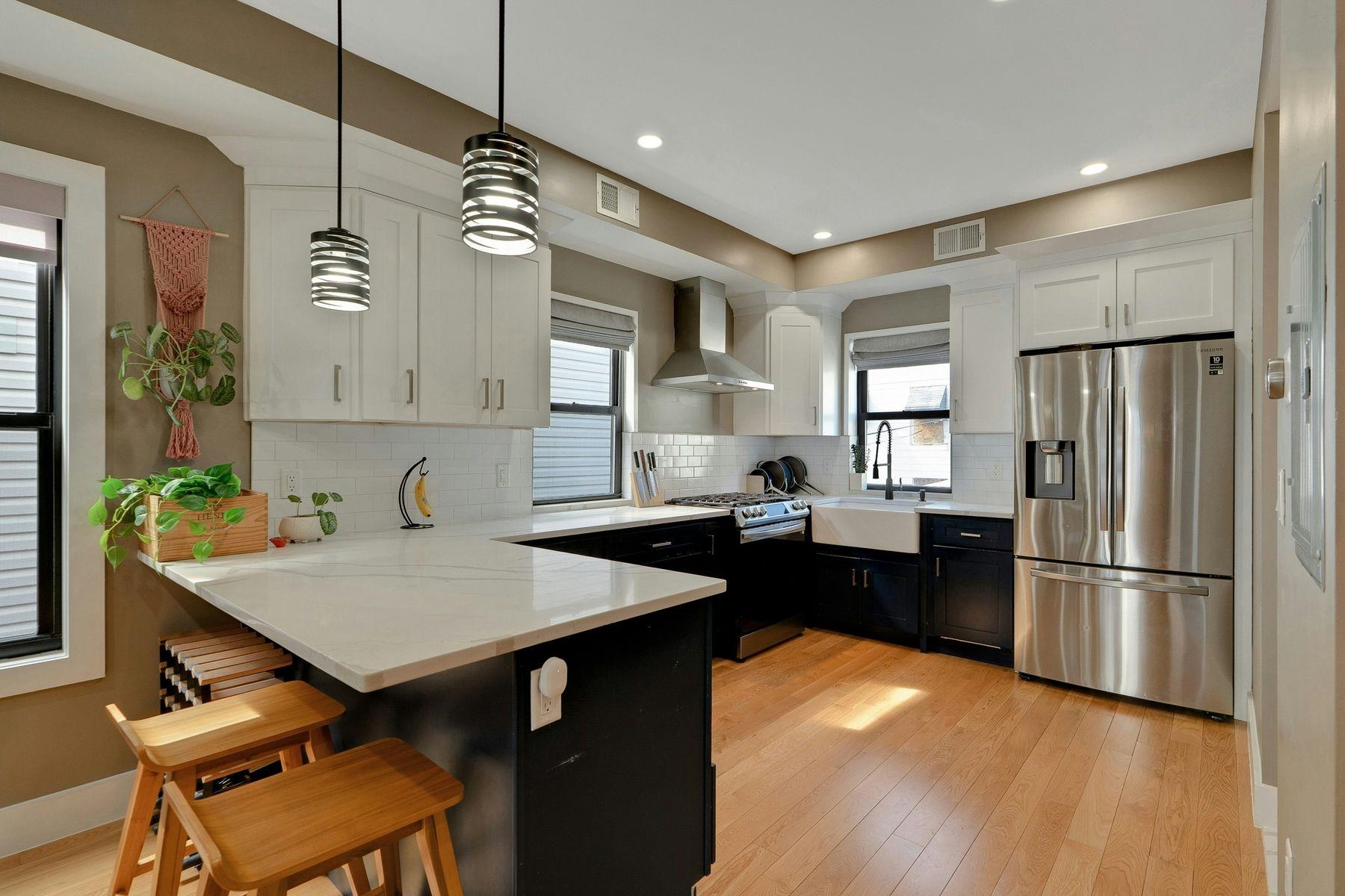 305 ARLINGTON Avenue, Jersey City, JC Greenville, NJ 07304 - Property photo 5 of 18