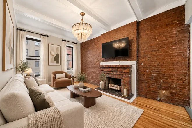 132 West 71st Street #7, New York, NY 10023