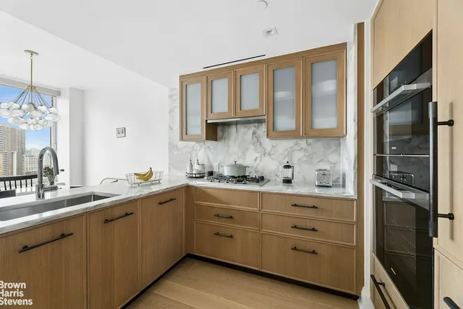 210 WARREN Street #25C, New York, NY 10282