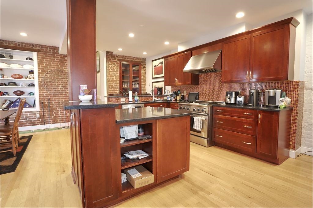 739 BLOOMFIELD Street, Hoboken City, Hoboken, NJ 07030 - Property photo 3 of 39
